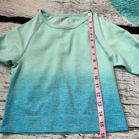 Victoria’s Secret PINK Seamless Cropped Workout Top Small Blue Ombré Long Sleeve - Picture 10 of 14
